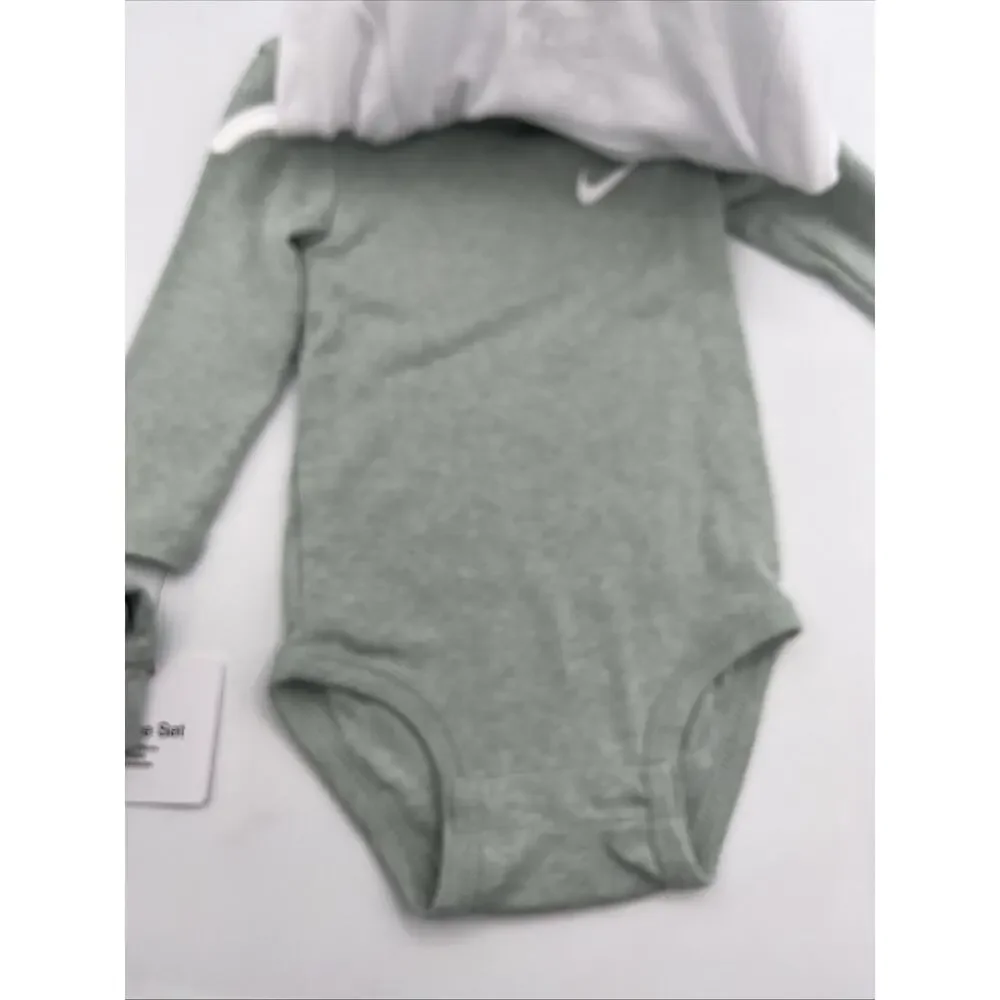 Nike Newborn 3-Piece Bodysuits and Pants Set Green/White long & Short Sleeve NWT